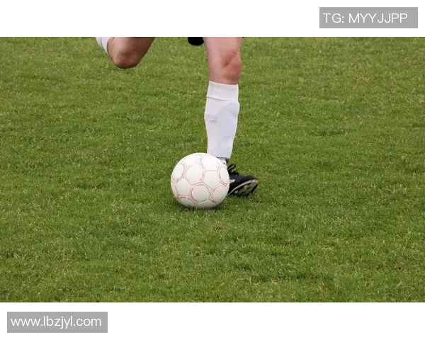 掌握足球颠球技巧的全面指南与实用训练方法分享