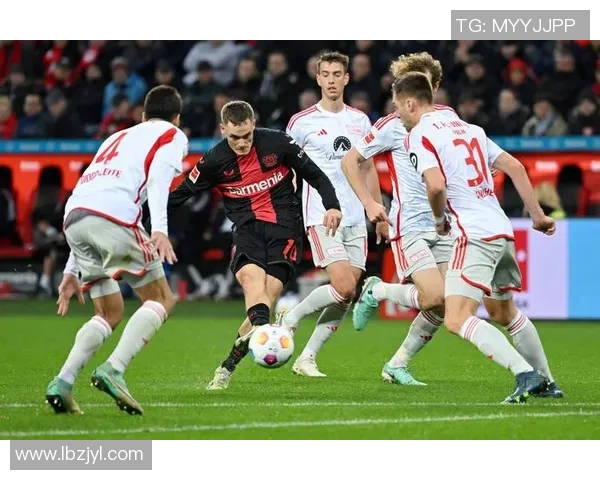 德甲巅峰对决：勒沃库森与多特蒙德的战术较量与三甲争夺战